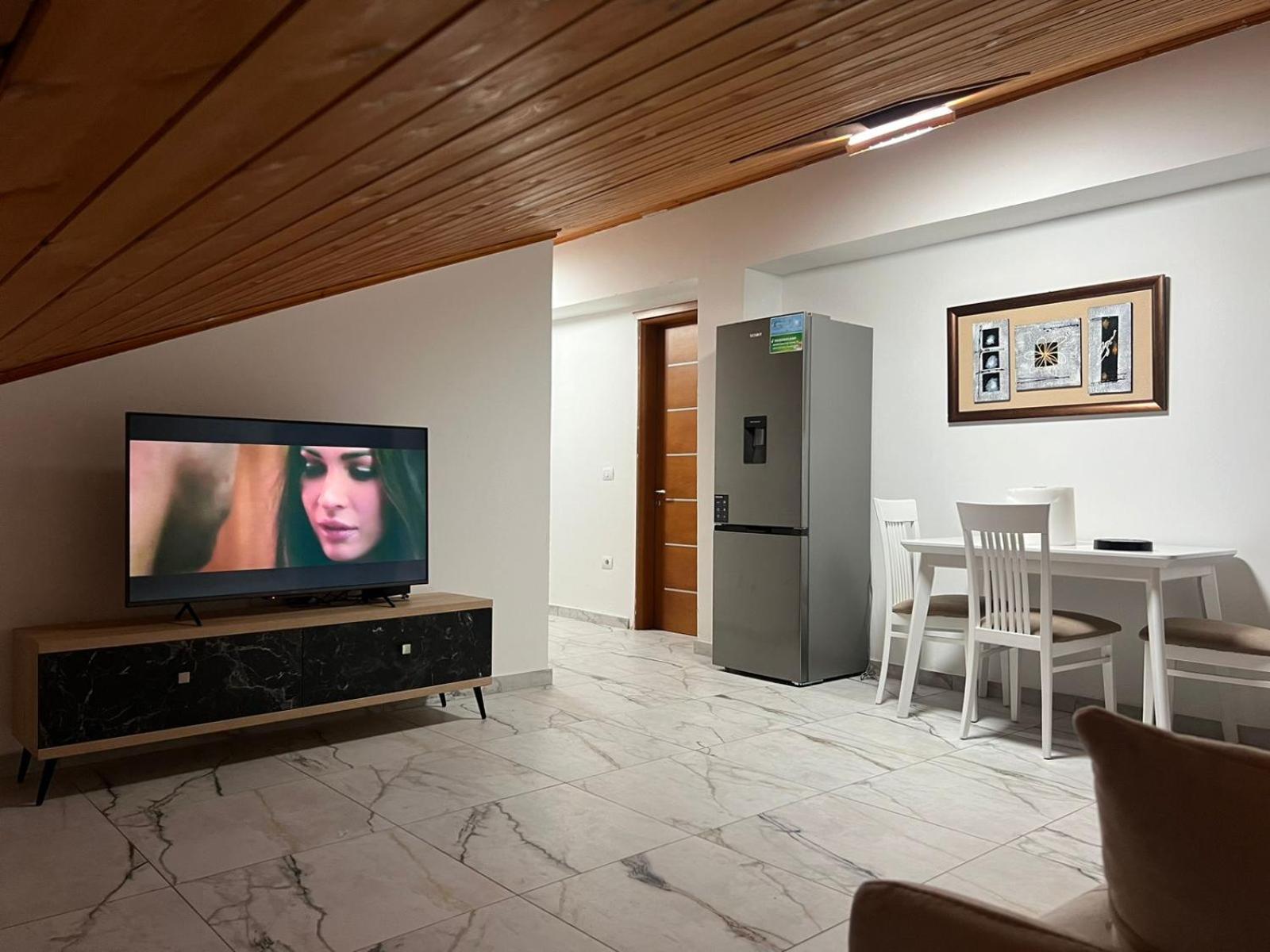 Kanaj And Apartamento